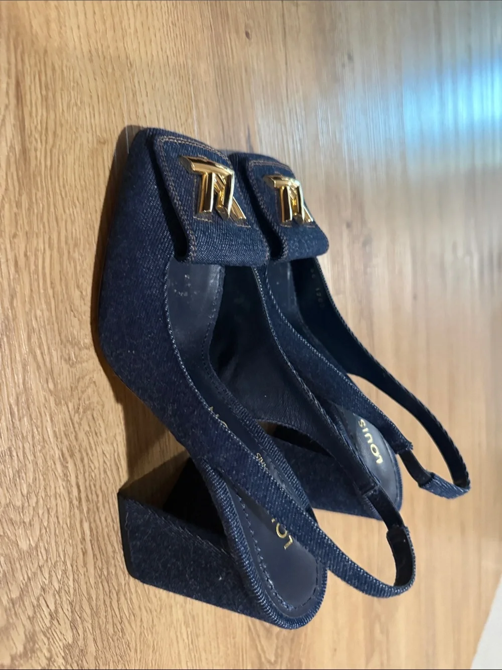 Louis Vuitton authentic louis